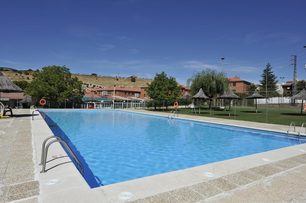Apartamentos Turisticos Veladiez La Lastrilla Dış mekan fotoğraf